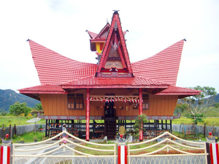Rumah adat sumatera
